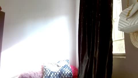 maaddy_thompson online show from April 24, 8:55 pm