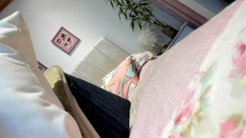 Macarena online show from April 28, 2:27 am