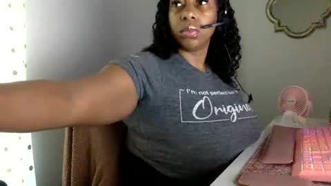 madam_glam online show from June 11, 3:09 pm