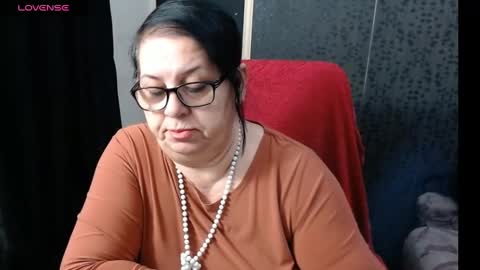 Snapshot of madam_sanjanne chatting on December 12, 6:25 am Madam Sanjanne online show from December 12, 6:25 am
