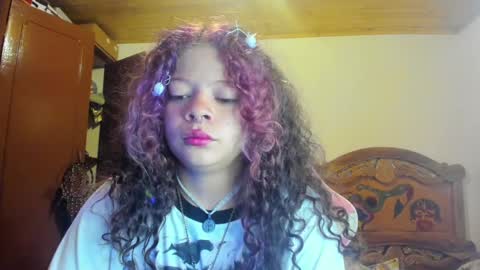 Snapshot of madam_sativa chatting on January 27, 7:13 pm di online show from January 27, 7:13 pm