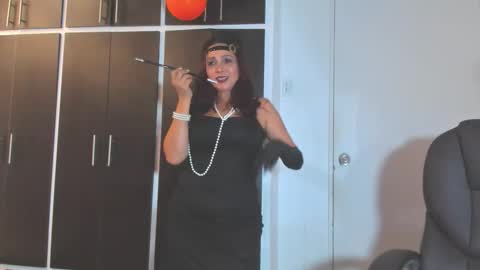 Snapshot of madame_angelic_ chatting on October 19, 6:15 am ANGELIC online show from October 19, 6:15 am