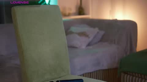 Maddi online show from April 23, 1:46 am