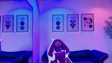 maddie_t18 online show from March 30, 11:43 am