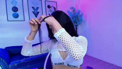 maddie_t18 online show from April 10, 11:38 am