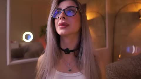 Maddie online show from April 20, 6:33 pm