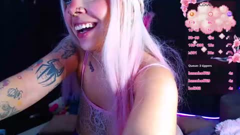 maddiie and clyde online show from June 20, 2:04 am