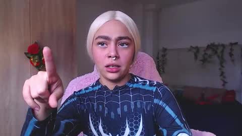 maddiie and clyde online show from November 12, 3:10 pm