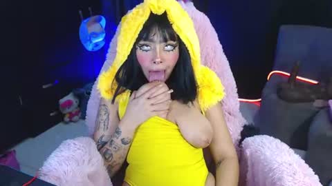 maddiie and clyde online show from June 22, 2:16 am