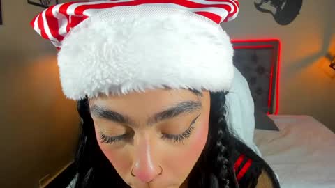 Snapshot of maddiiebrooks chatting on December 15, 6:37 pm Maddie online show from December 15, 6:37 pm