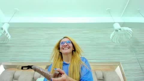 maddy cartter online show from October 2, 11:59 am