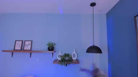 Maddy  online show from November 7, 12:00 pm