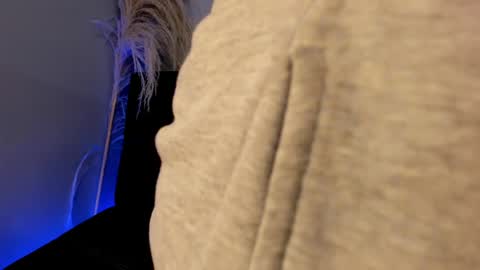 Madelaine  online show from April 25, 1:41 pm