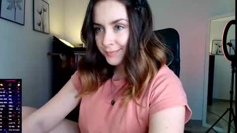 madelamee online show from March 19, 9:30 pm