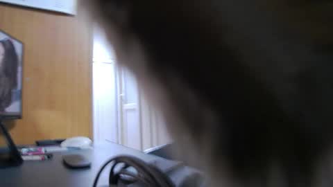 madelynvelure online show from April 27, 5:43 pm