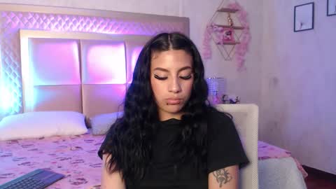 madhison_5 online show from May 6, 2:10 pm