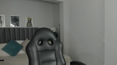 Madie  online show from April 23, 11:50 am