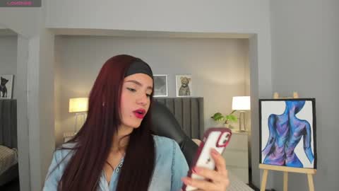 Snapshot of madie_collins7 chatting on December 7, 12:02 pm Madie online show from December 7, 12:02 pm