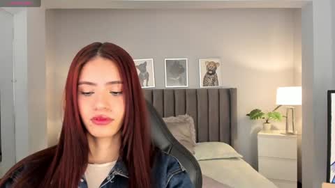 Snapshot of madie_collins7 chatting on December 22, 11:54 am Madie online show from December 22, 11:54 am