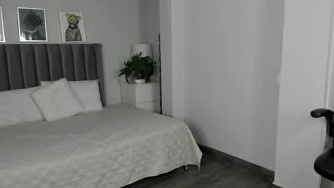 Madie  online show from April 24, 12:30 pm