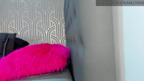 Snapshot of madison_milan chatting on March 11, 2:10 am online show from March 11, 2:10 am