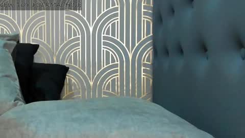 Snapshot of madison_milan chatting on January 9, 3:15 am online show from January 9, 3:15 am