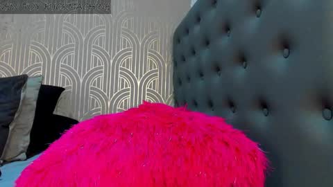 Snapshot of madison_milan chatting on February 27, 3:47 am online show from February 27, 3:47 am