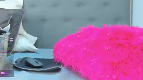 Snapshot of madison_milan chatting on October 20, 11:19 pm online show from October 20, 11:19 pm