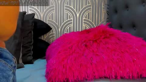 Snapshot of madison_milan chatting on January 12, 1:53 am online show from January 12, 1:53 am