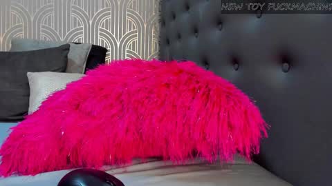 Snapshot of madison_milan chatting on March 6, 4:08 am online show from March 6, 4:08 am