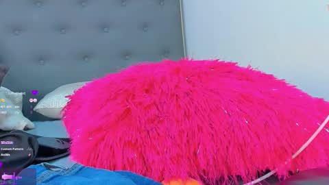 Snapshot of madison_milan chatting on September 12, 2:12 am online show from September 12, 2:12 am