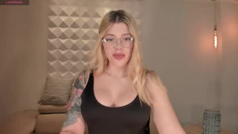 Madison Kane online show from November 20, 11:22 am