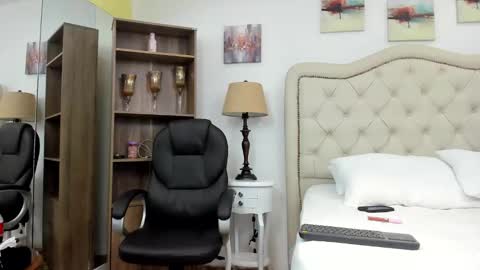 madisson_molly0 online show from February 23, 12:15 pm