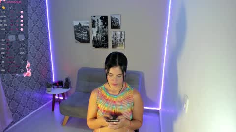 Snapshot of madisson_ryan chatting on February 7, 1:25 am help me reach 5000 followers 3 online show from February 7, 1:25 am