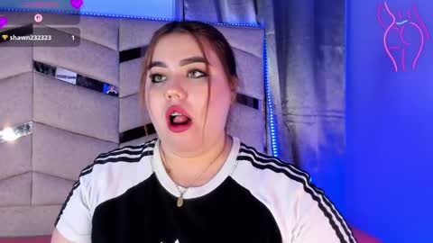 madissonlee__ online show from April 23, 10:12 pm