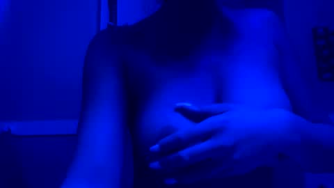 madisthereee online show from March 9, 12:19 pm