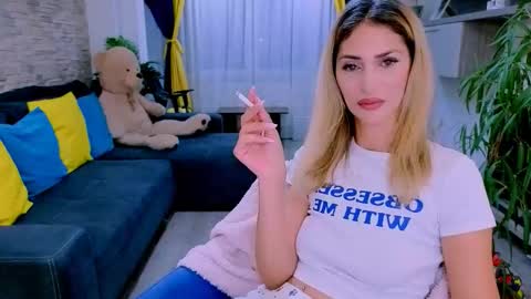 Snapshot of madyeroberts chatting on September 23, 11:03 pm Madye Roberts online show from September 23, 11:03 pm