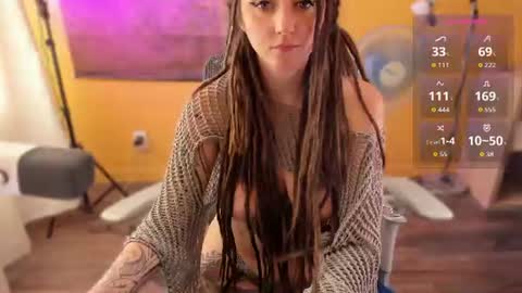 Maevee online show from July 28, 2:13 pm