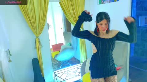 Snapshot of magali_11 chatting on October 9, 12:04 am magali online show from October 9, 12:04 am