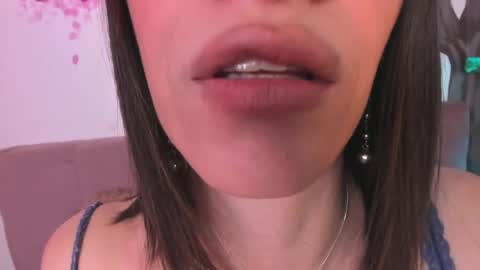 Snapshot of magali_11 chatting on December 27, 9:22 pm magali online show from December 27, 9:22 pm