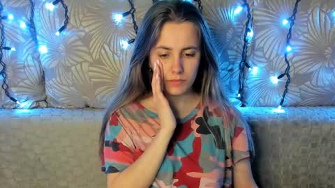 Maggie online show from April 20, 12:57 am