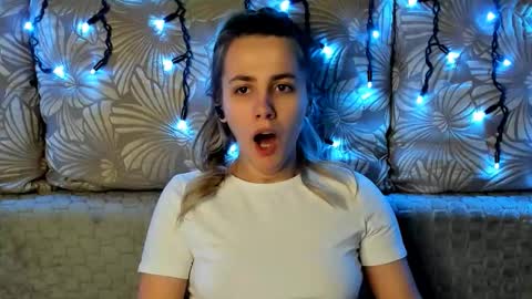 Maggie online show from March 9, 2:59 am