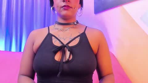 Snapshot of magic_axa_graham chatting on October 22, 9:53 pm My name is magic axa grahamDont forget to follow me IG online show from October 22, 9:53 pm