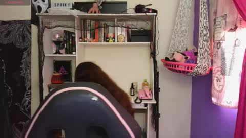 Snapshot of magic_clairewitch chatting on October 10, 11:37 am Claire online show from October 10, 11:37 am