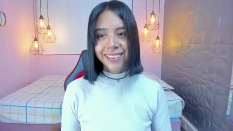 Oliviah online show from June 17, 1:12 pm