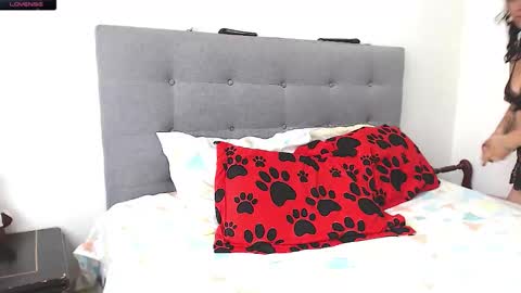 magic_stephany__ online show from February 4, 1:36 pm