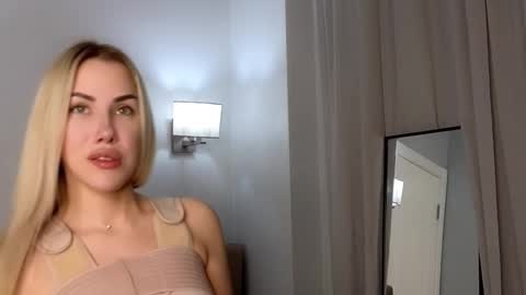 Snapshot of magnificent_angel chatting on February 14, 7:12 pm Sasha online show from February 14, 7:12 pm