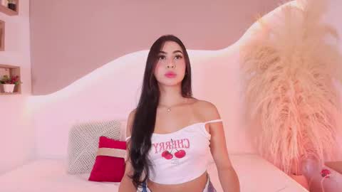 MAIA  LIA  online show from December 18, 9:41 pm