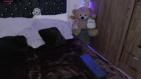 Snapshot of maiaa_evans chatting on December 28, 12:26 am t online show from December 28, 12:26 am