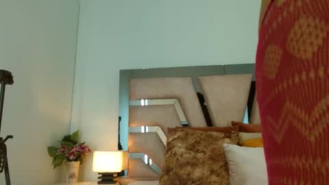 Maia Charris online show from November 13, 9:36 pm